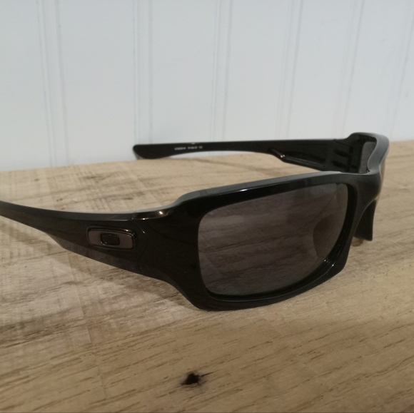 Qakley sunglasses - Picture 2 of 7